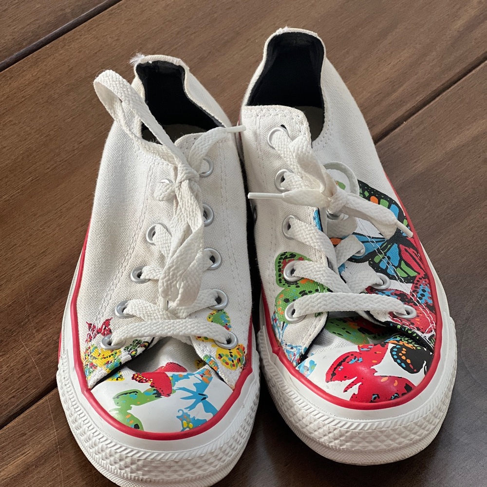 Converse Chuck Taylor All Star Butterfly Print Low Top White Sneakers 5Z023